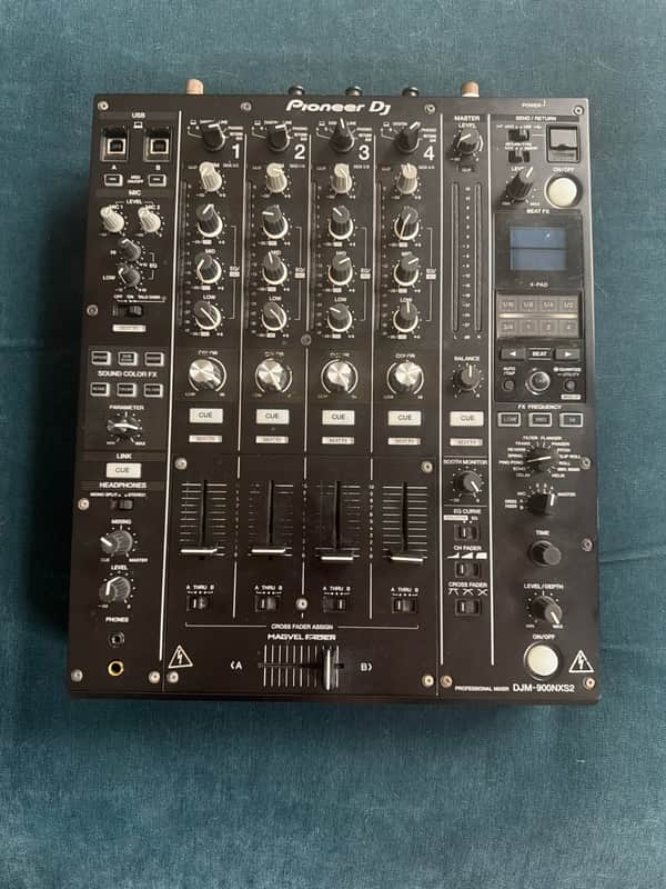Pioneer DJM-900NXS2 4-channel DJ Mixer with Effects 2010s - Black image 1