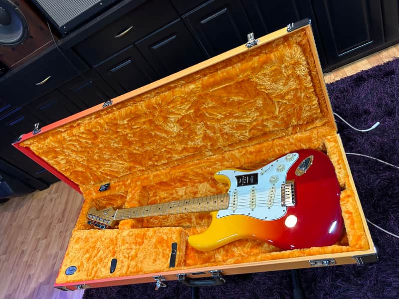 Fender Player Plus Stratocaster 2022 - Tequila Sunrise image 1