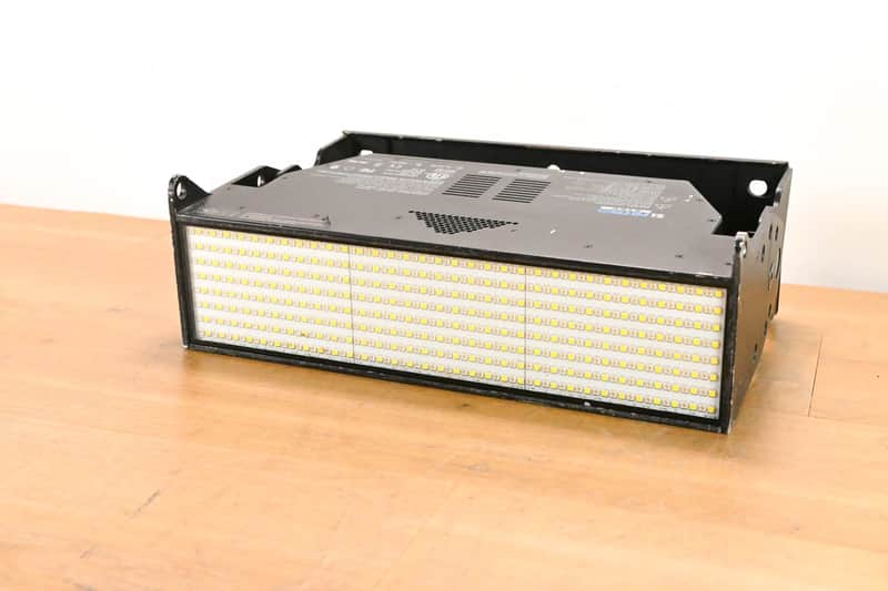 Philips Philips Showline SL Nitro 510C RGBW LED Strobe Light