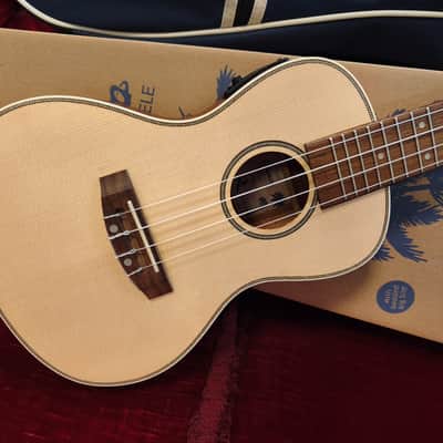 Gewa Manoa M-CO-E Concert Ukulele w/ Preamp, Tuner, Blue Gig Bag & Professional Setup - NEW image 3