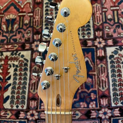 Fender American Standard Stratocaster with Maple Fretboard 1997 - Inca Silver image 4