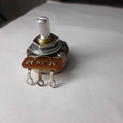 Vintage 1968 pot Fender Stratocaster 250k Potentiometer image 1