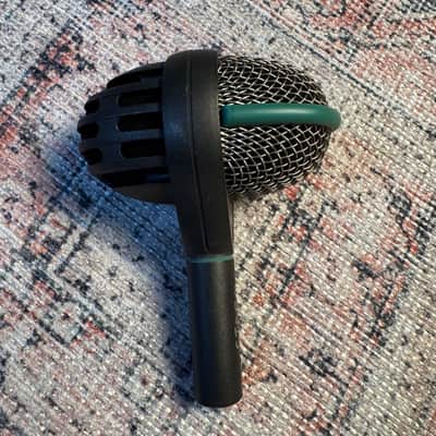 AKG D112 Large Diaphragm Dynamic Bass Drum Microphone | Reverb