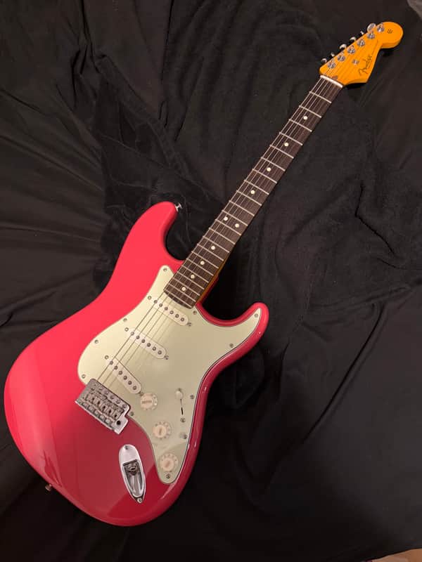 Fender American Professional Classic Stratocaster 2025 - Present - Faded Dakota Red