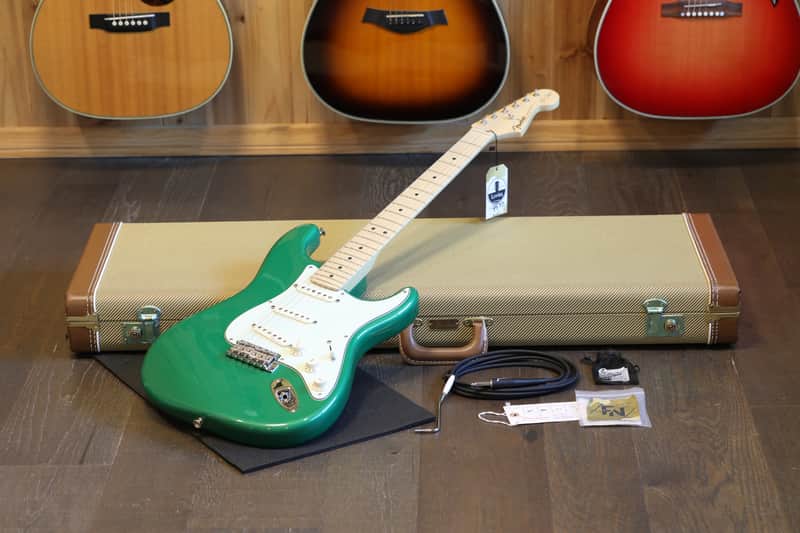 2005 Fender Eric Clapton Artist Series Stratocaster w/ Vintage Noiseless Pickups Electric Guitar Candy Green + OHSC