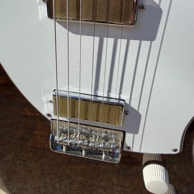2020 Harmony USA Silhouette Limited Edition Flame Maple Top - Transparent Brown + New GATOR Transit GT bag image 10