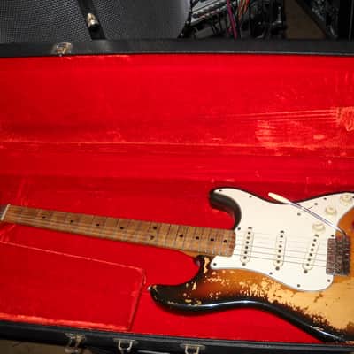 Fender Stratocaster 1971 Sunburst Rare 4 bolt maple board image 2