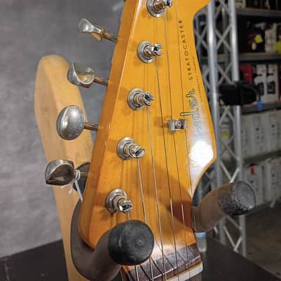 Fender Vintera II Road Worn '60s Stratocaster 2026 - 3 Color Sunburst Limted edition 7.1 pounds image 7