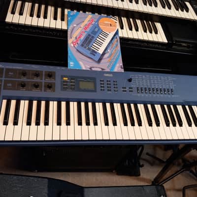 Yamaha CS1x Control Synthesizer 1996 - Blue
