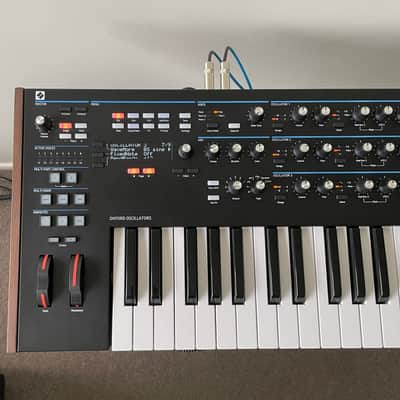 Novation Summit 61-Key 16-Voice Synthesizer 2019 - Present - Black image 2