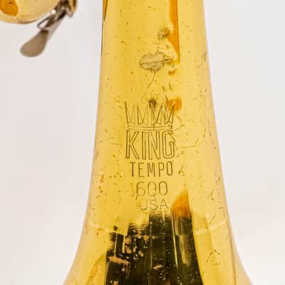 King Tempo 600 Bb Trumpet – Made in USA with Case, Mouthpiece & Song Books image 4