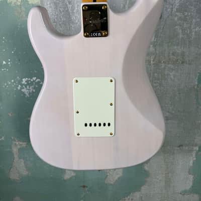 Squier Classic Vibe '50s Stratocaster - White Blonde with Gold Hardware image 10