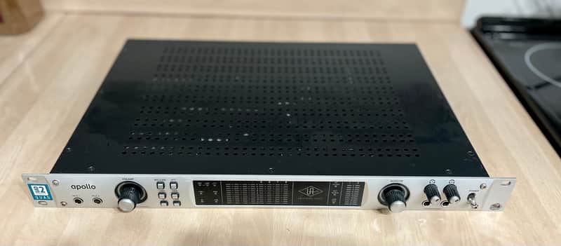 Universal Audio UA Apollo 8 QUAD with thunderbolt card installed "mid-2019" - Light Grey image 1
