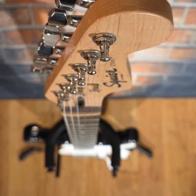 Squier 2019 Affinity Series Stratocaster Indian Laurel Fretboard 2-Color Sunburst image 3