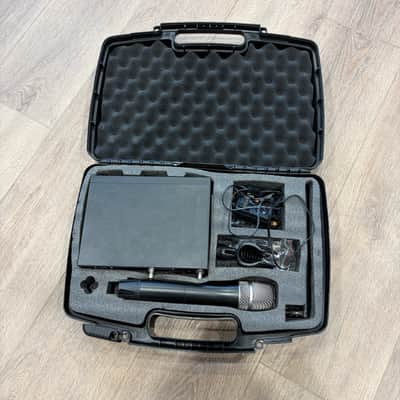 CAD WX3000R - Wireless Supercardioid Dynamic Handheld Microphone System w/D90 Capsule, Used image 6
