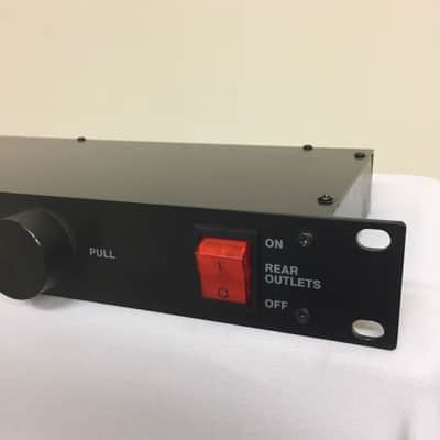 RP-8D Power Conditioner and Light Module with Voltage Monitor image 3