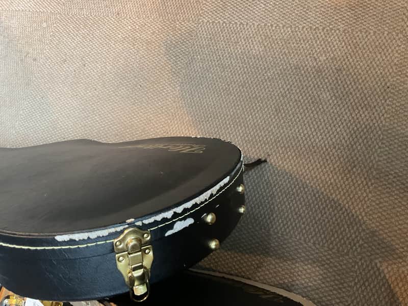 Heritage H-535 Guitar Hardcase (Damaged) image 1