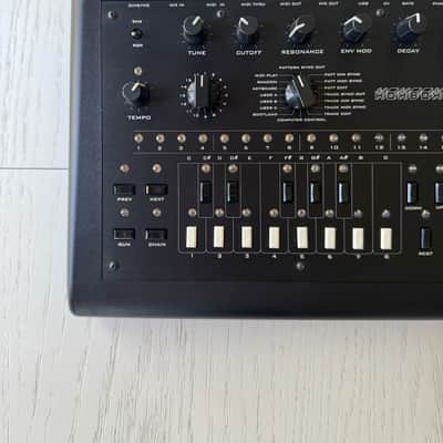 Willzyx Xoxbox 303 clone (Roland TB-303) image 2
