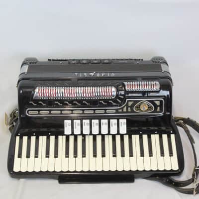 Victoria 41/120 7/4 Accordian image 1
