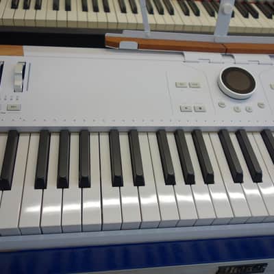 Arturia AstroLab 61-Key Stage Keyboard 2025 - Present - White image 6