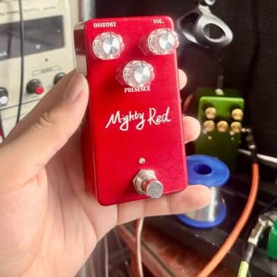 Mandt Red Distortion Effect Pedal By handmade,powered 9-18V,price include the import duty for US buyer image 2