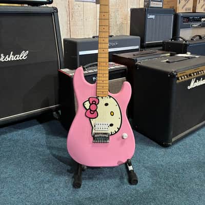 Squier Hello Kitty Stratocaster 2006 - 2009 - Pink image 3