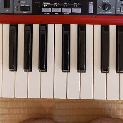 Nord Electro 5D SW61 Semi-Weighted 61-Key Digital Piano USED image 4