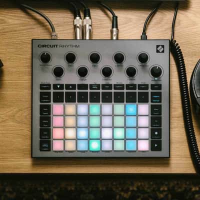 NOVATION CIRCUIT-RTM Boîte à rythme à matrice RGB image 8