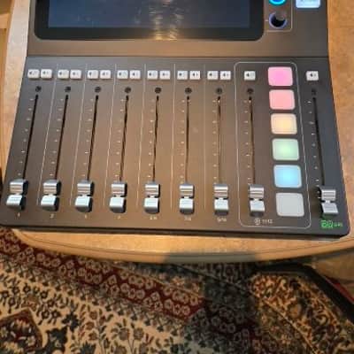 Mackie DLZ-Creator 12-Channel Digital Mixer 2023 - Present - Black image 1