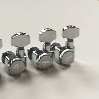 6 LEFTY Genuine Fender LOCKING CHROME Tuners Inline 2pin F Logo L NON Staggered! image 4