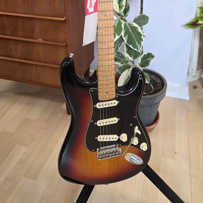 Fender Custom Shop Classic Player Stratocaster 2004 Sunburst Birdseye Neck Sperzel Tuners 3TSB image 4