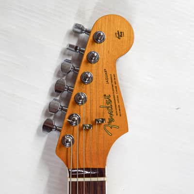 Fender Kurt Cobain Jaguar - 3-Color Sunburst image 8