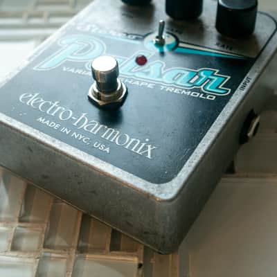Electro-Harmonix Stereo Pulsar Analog Tremolo image 4