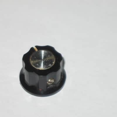 ONE used Toya B-1122 Vintage Boss Pedal Replacement KNOB, JAPAN, 1980s, fits split shaft pot - for OD1,DM2,PH1,CE2&more [NO pot/NO pedal(s)] black hard plastic, top side has silver colored reflector, 1 set screw, center under-side is brass color metal image 1