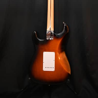 Fender Stratocaster 2014 - 2 Color Lacquer Sunburst 1954 Vintage Anniversary image 8