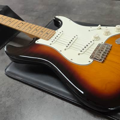Fender Player Stratocaster Custom Shop Fat 50s BRAND NEW! FSR Limited Special Edition 3 Tone Sunburst Roasted Maple Neck American USA Custom Shop Pickups SSS Strat image 1