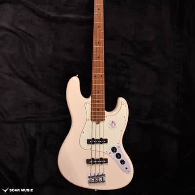 Bacchus BJB-1-RSM/M OWH Universe series Bass Roasted maple neck image 4