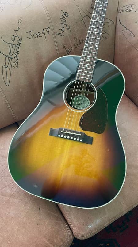 Gibson J-45 Standard 2021 - Tri Burst