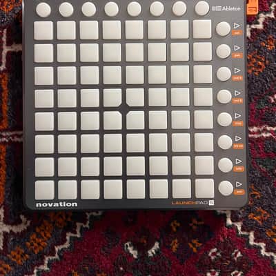 Novation Launchpad S Pad Controller 2013 - Black image 3