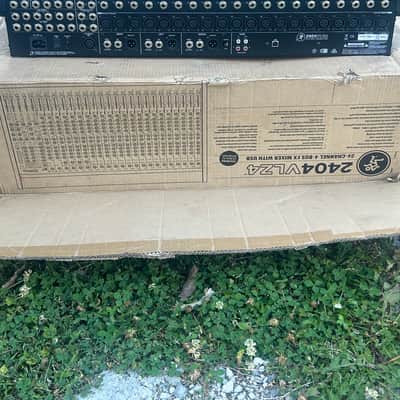 Mackie 2404VLZ4 24-Channel Mic / Line Mixer 2014 - Present - Black image 2