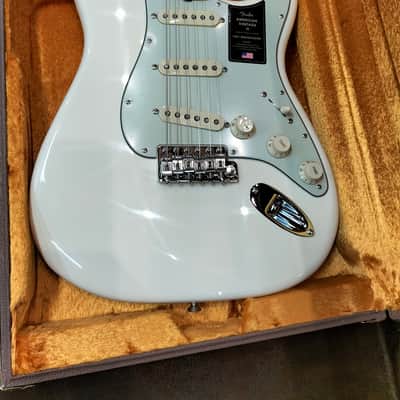 Fender American Vintage II 1961 Stratocaster, Rosewood Fingerboard, Olympic White image 8