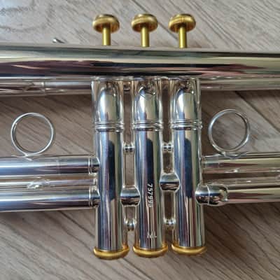 Vincent Bach Stradivarius 72* Silver and gold trim image 4