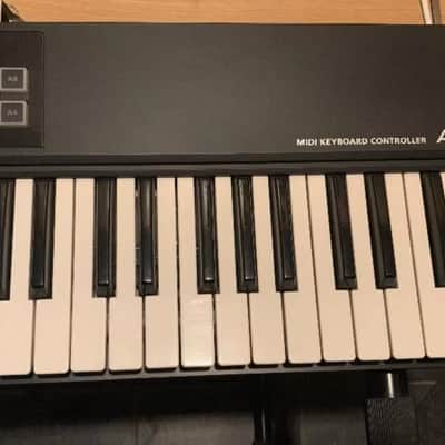 Roland A-800PRO 61-Key MIDI Keyboard Controller 2010 - Present - Black image 3