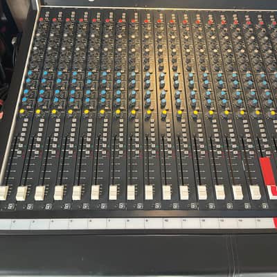 Soundcraft 600 series Modified Recording Desk  32 x 8 full patchbay image 6