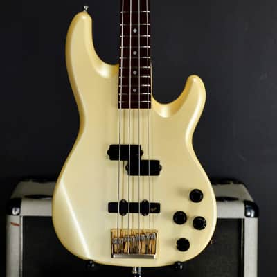 Fender PJR65 Late 80's Aged White Bass image 2