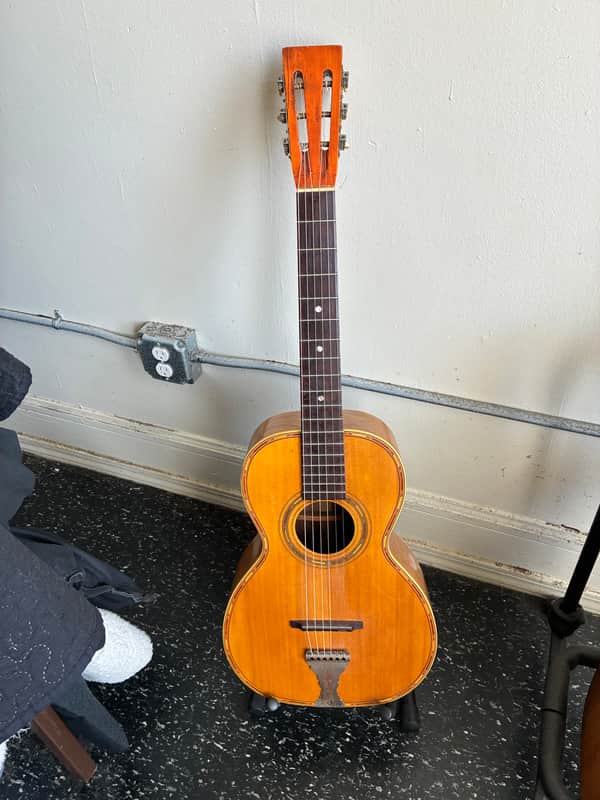 Lovely Lyon & Healy spruce top, oak-bodied parlor guitar circa 1908 - Very Good