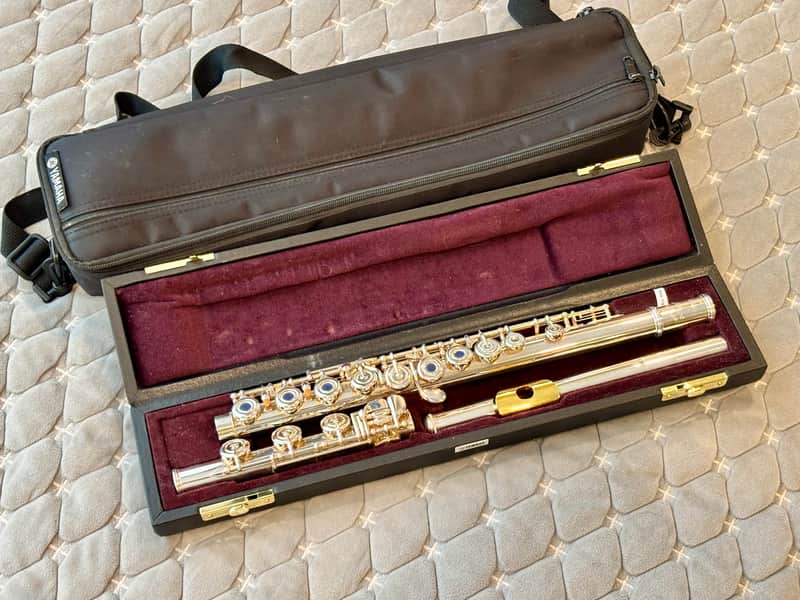 Yamaha Allegro Model YFL-372 Flute Silver Head Split E Low B image 1
