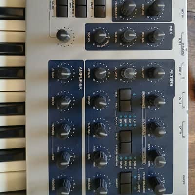 Access Virus Indigo 37-Key Digital Synthesizer 2001 - Silver image 9