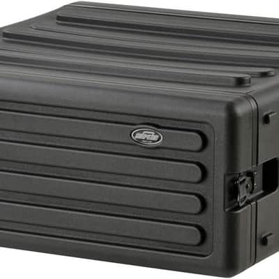 SKB Cases 4U rSeries Standard Roto Molded LLDPE Rack with Flush Carry Handles and Non-Slip Rubber Feet, Includes Rack Mount Screws image 3