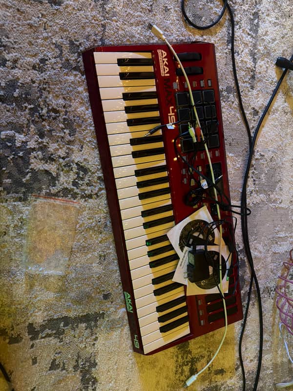 Akai MAX49 Keyboard Controller